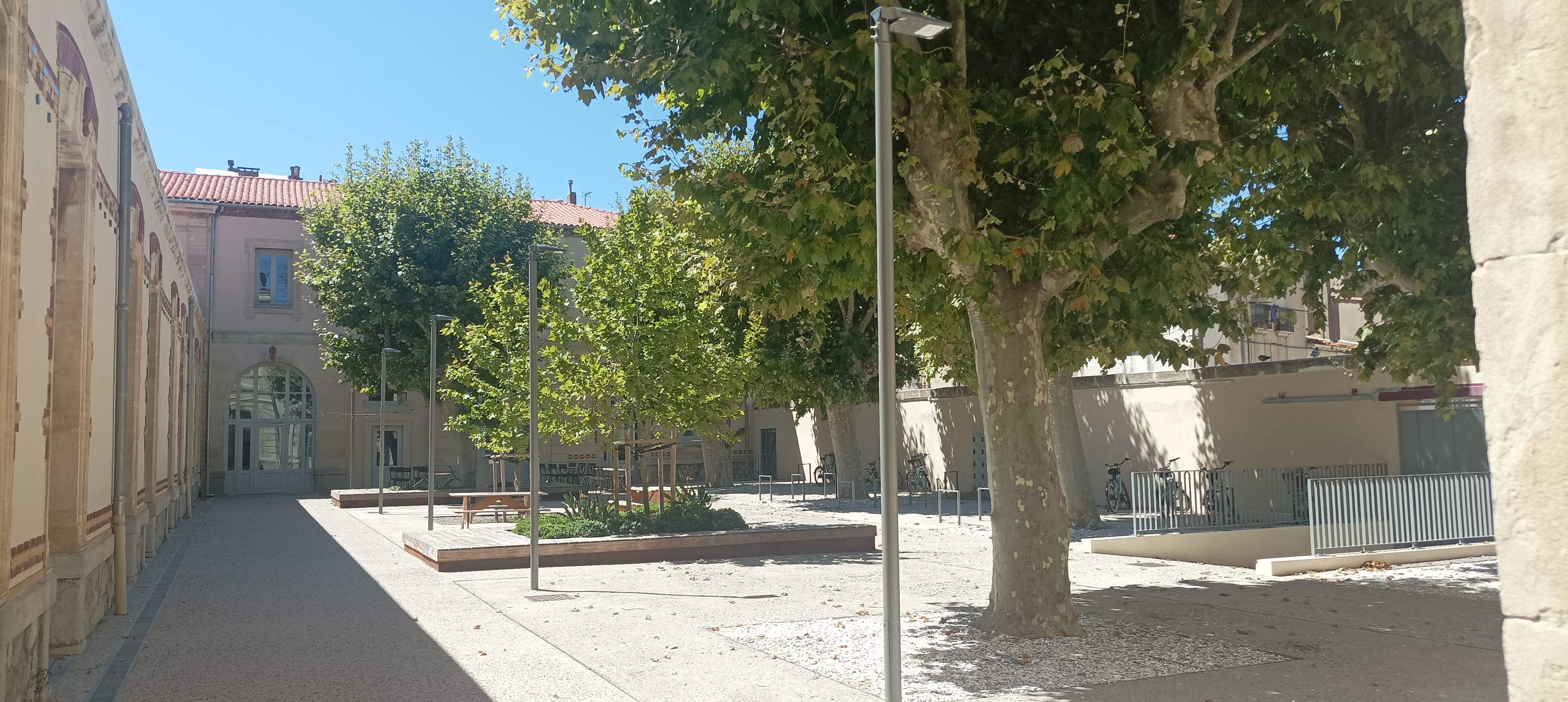 Visite du Pôle universitaire Michèle Weil à Sète